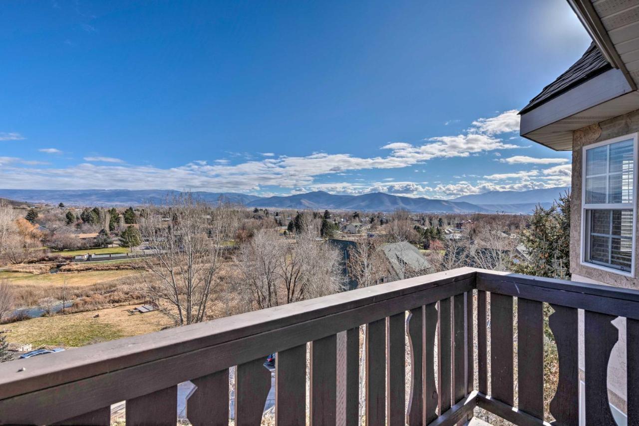 Large, Cozy Midway Studio With Mountain Views! Exterior photo