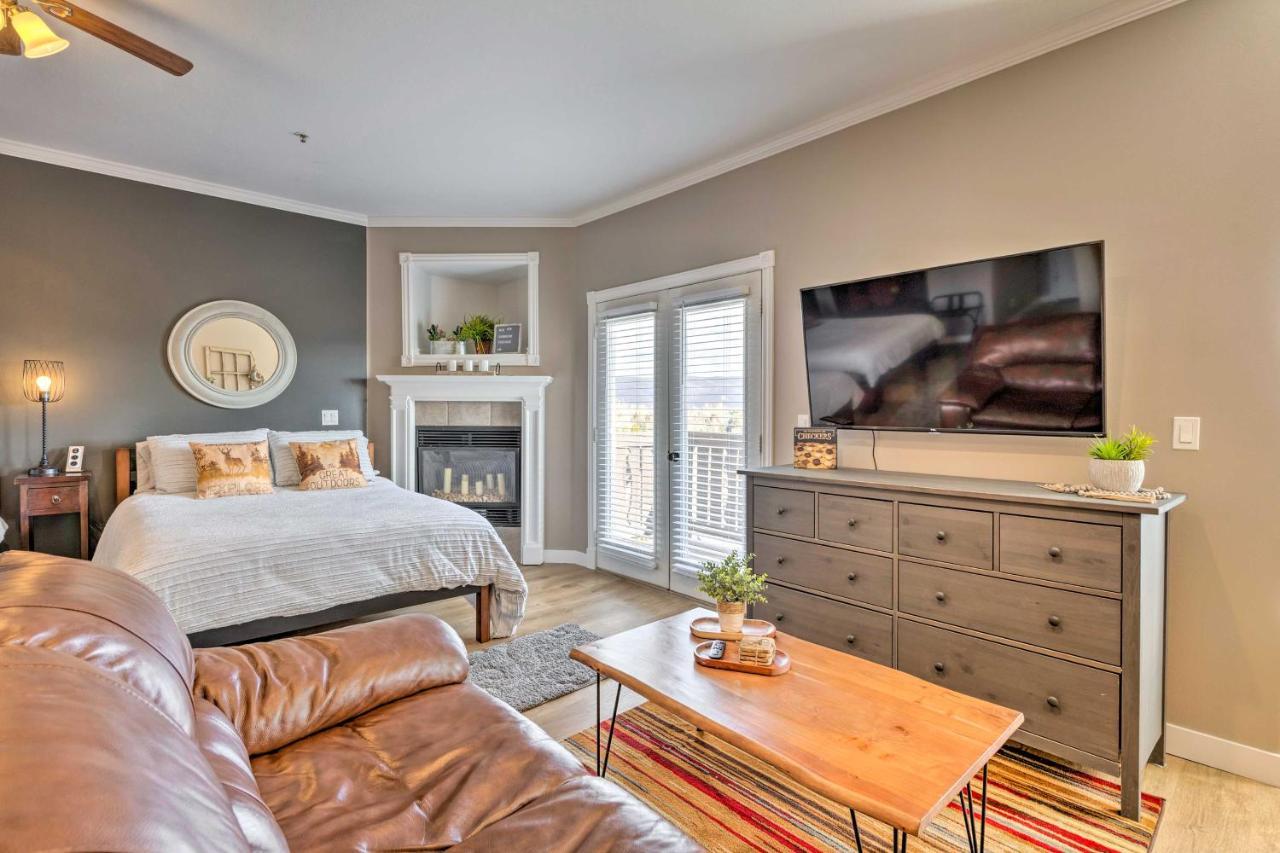 Large, Cozy Midway Studio With Mountain Views! Exterior photo